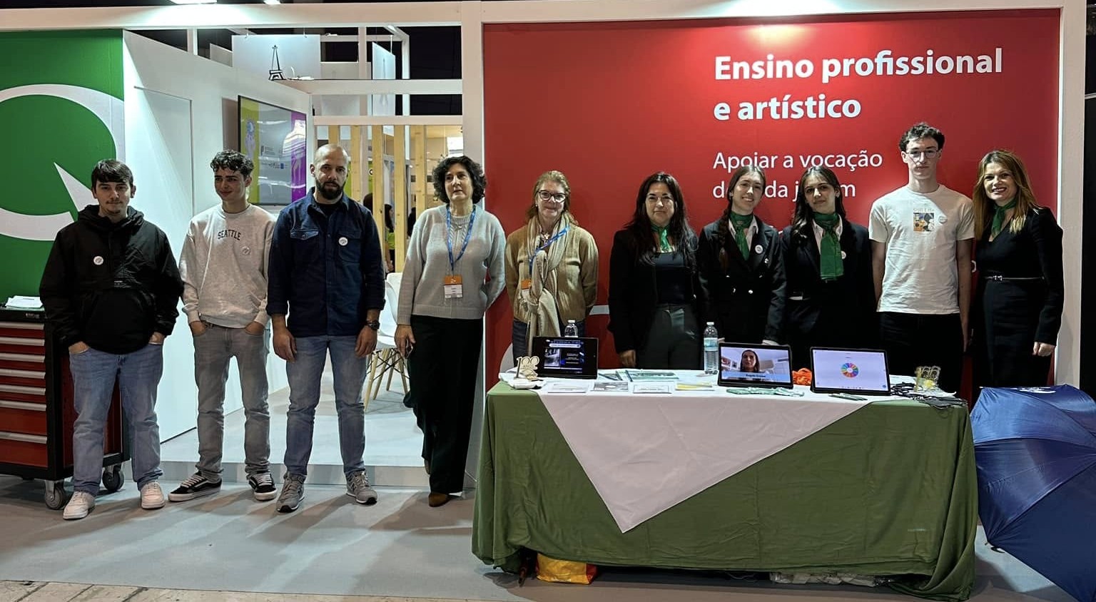 Escola Secundária Dr. Augusto César da Silva Ferreira, de Rio Maior, com representantes da ANQEP
