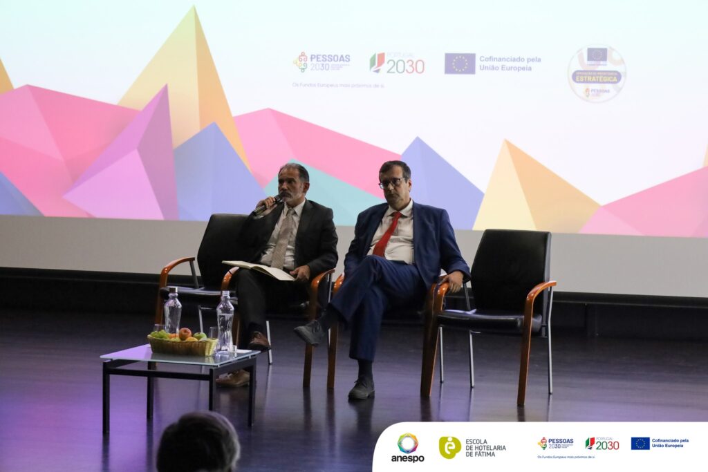 oradores da sessão de encerramento das Jornadas Pedagógicas 2025