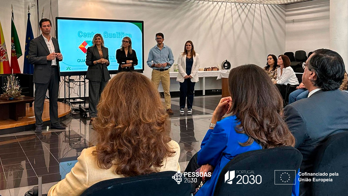 Centro Qualifica Viseu grupo assiste a apresentação no Centro Qualifica de Viseu