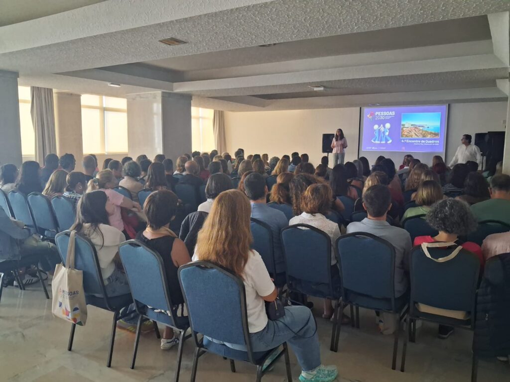 plateia em sala de reunião