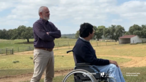 Modelo de Apoio à Vida Independente - A importância da assistência pessoal para uma vida com autonomia - António e Saeid